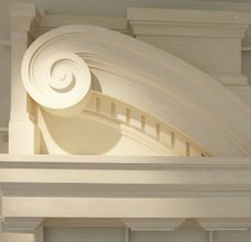 Demi-fronton en staff, chef-d'oeuvre de Meilleur Ouvrier de France (MOF) de Frédéric Pirot, 2004. Collections du Musée du Plâtre.